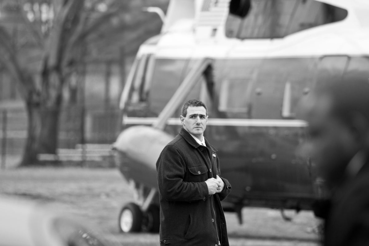 A post in front of Marine One.